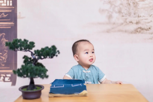 桂阳宝宝吐黄水是怎么回事